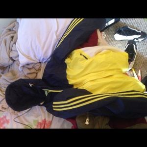 Adidas windbreaker hoodie yellow/blue.. Never worn