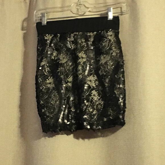 Lace pencil skirt