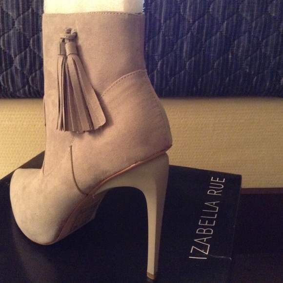 Sale💥🛍Izabella Rue booties - Picture 2 of 3