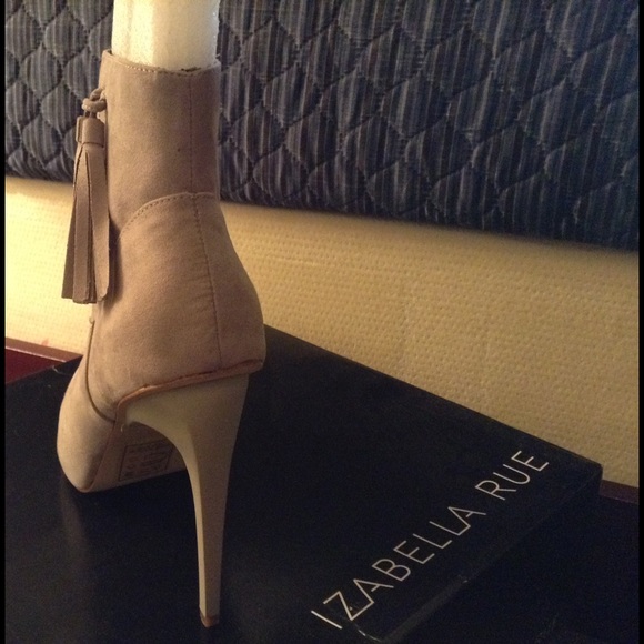 Sale💥🛍Izabella Rue booties - Picture 3 of 3