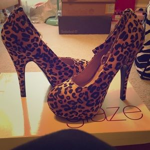 cheetah print heels😍 NEW