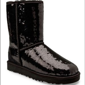 Black sparkly uggs size: 7