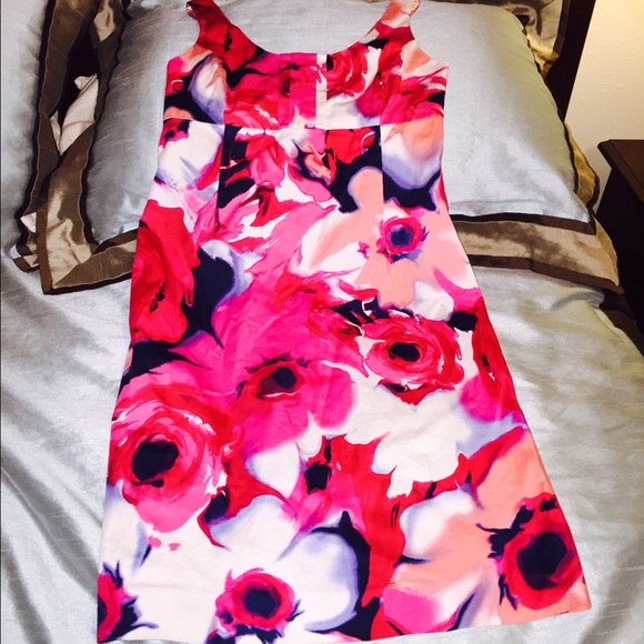 New York & Company Sz 2 Floral Print Dress