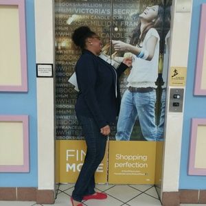 Meet your Posher, Mia