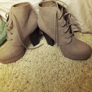 Gray/taupe booties heeled lace up