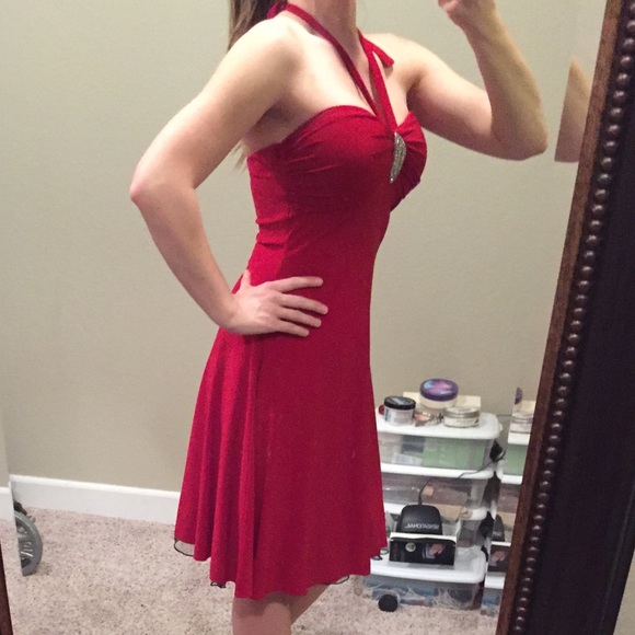 B. Darlin' red polyester halter dress - size 2 - Picture 1 of 4