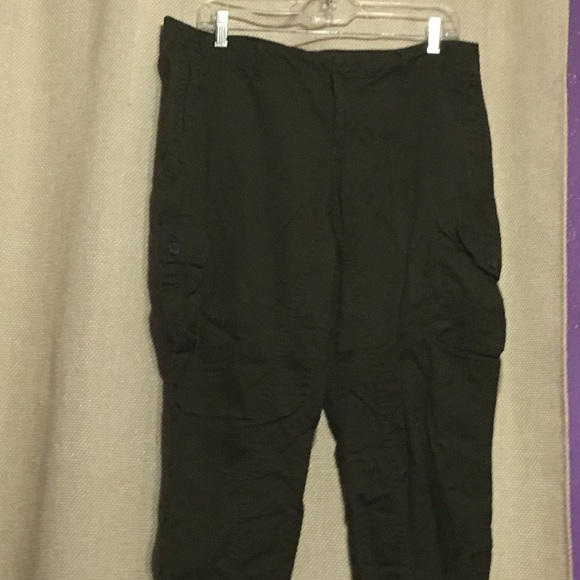 Green cropped jeans, side pockets