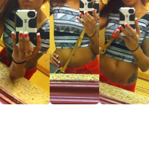 AA CROP TOP - Picture 2 of 3