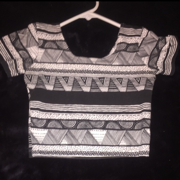 AA CROP TOP - Picture 3 of 3