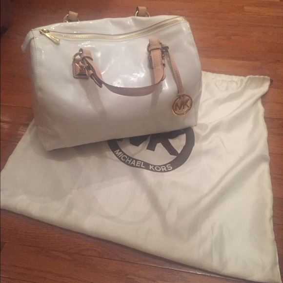 Michael Kors Handbags - Michael Kors Large Grayson Satchel - White. New!