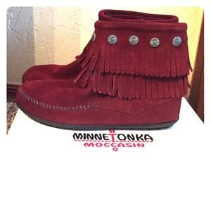 Maroon fringe moccasin