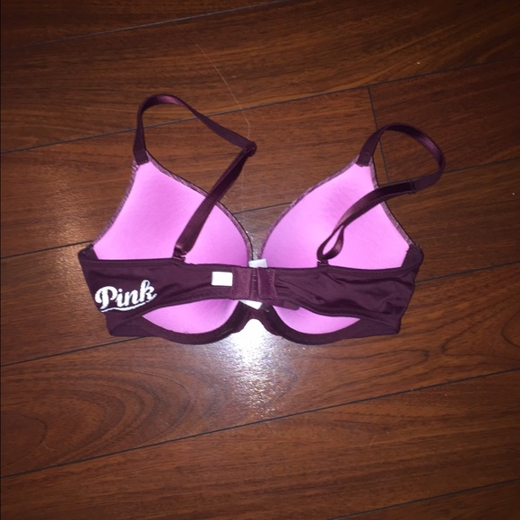 Victoria's Secret push up bra. Pink on the side - Picture 2 of 2