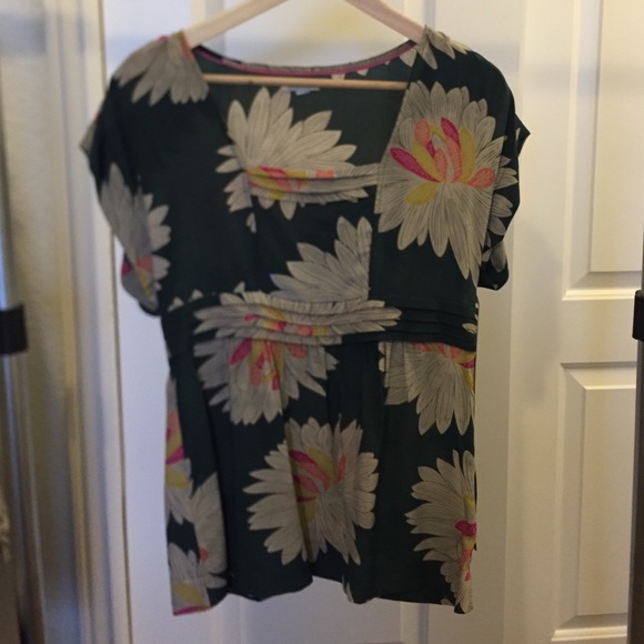 Anthropologists adille silk flower top