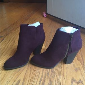 Wine colored side zipped bootie
