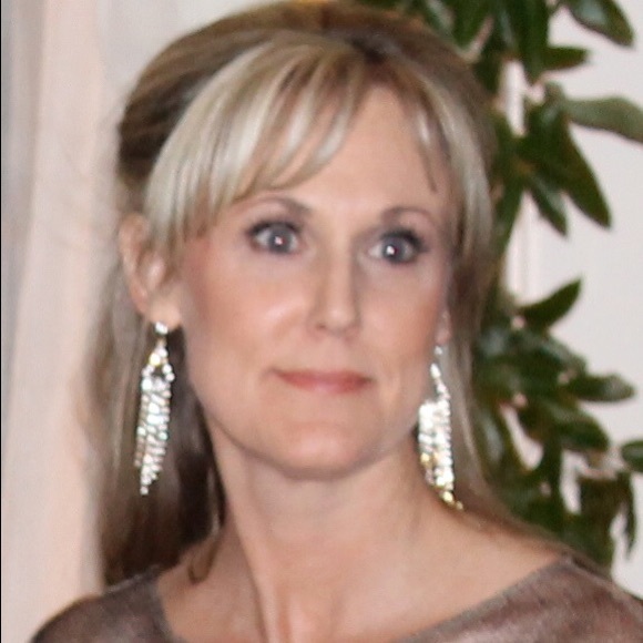 Meet your Posher, Nancy - Picture 1 of 1