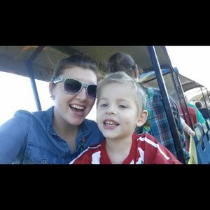 Meet your Posher, Joeli