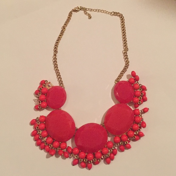 Short necklace