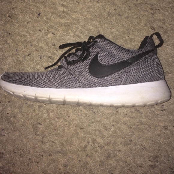 Nike roshe runs