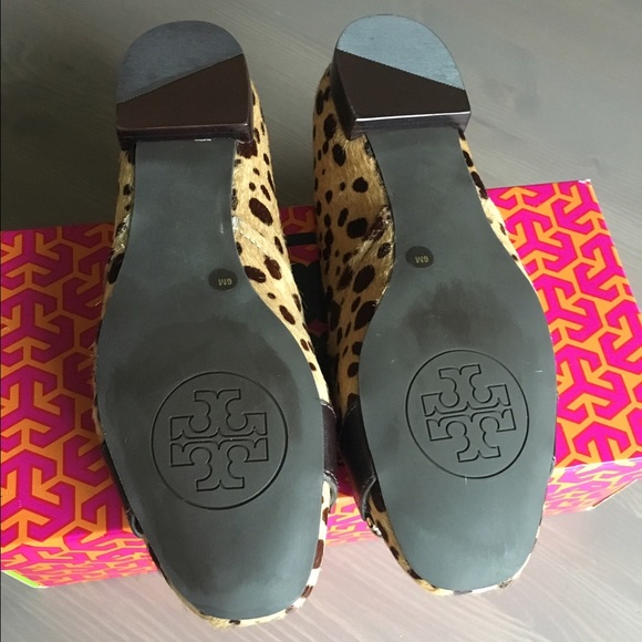 ๐Host Pick๐ Tory Burch Calf Hair Hana Loafers - Picture 4 of 4