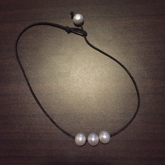 Seaside pearl choker