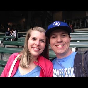 Meet your Posher, Elise