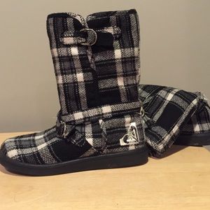 Black plaid boots