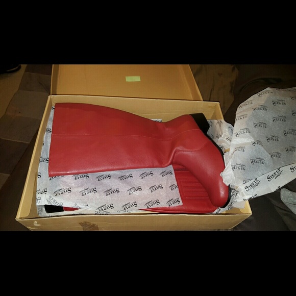 STEP UP COMFORT RED WIDE CALF TALL BOOTS