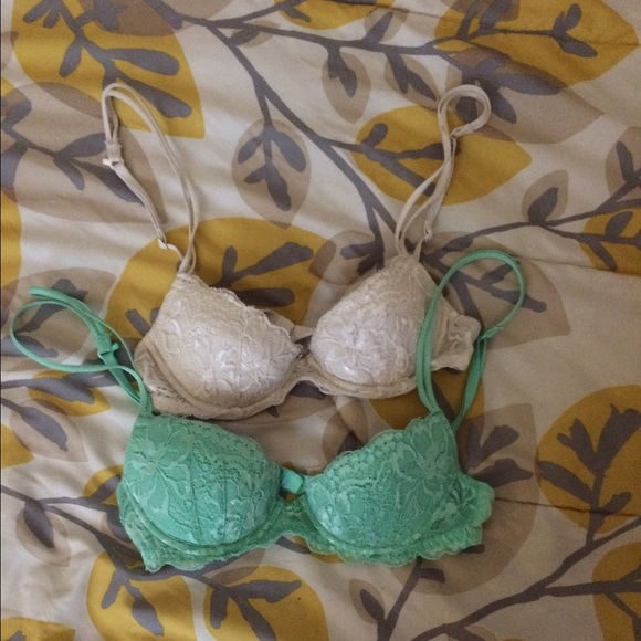 PINK bras - Picture 1 of 2