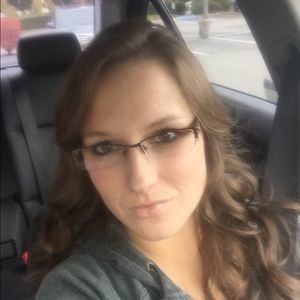 Meet your Posher, Nikole