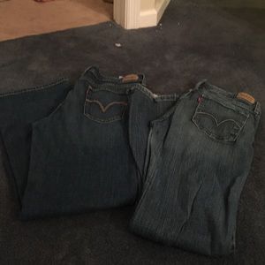 Two pairs Levi's jeans