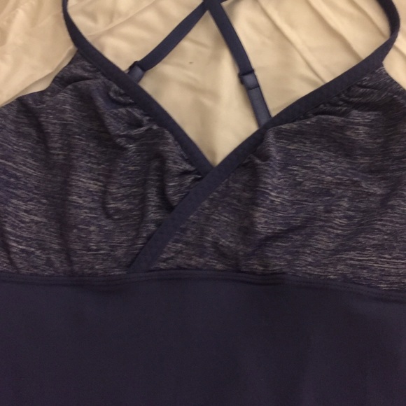 Purple lululemon yoga tank, size 8 - Picture 4 of 4