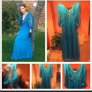 Amazing vtge chiffon beaded gown