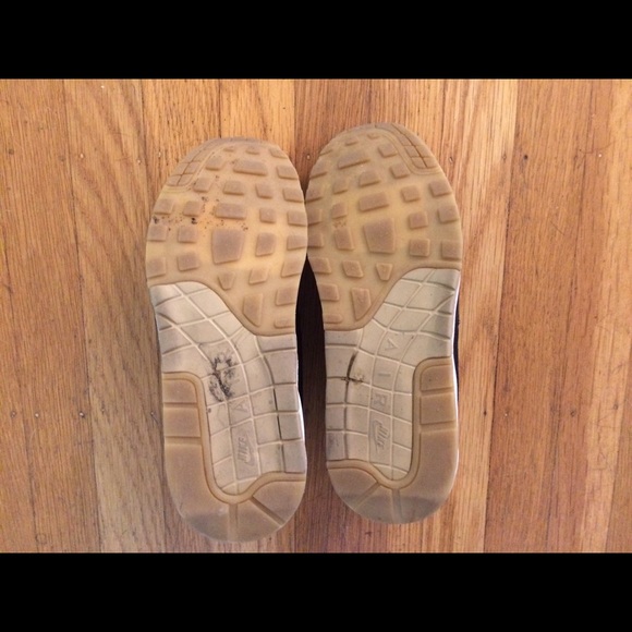 APC x Nike Air Max 1 - Picture 4 of 4