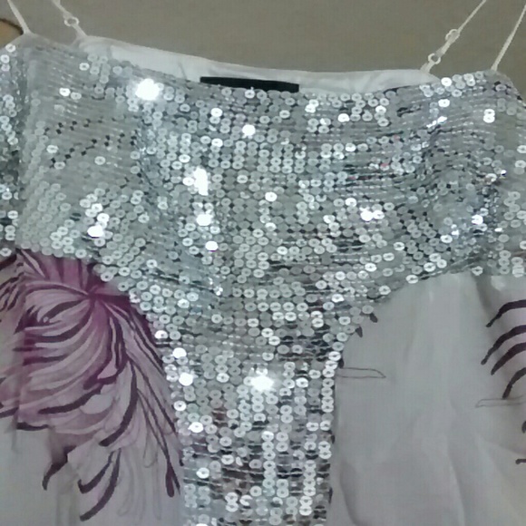Bebe top, never worn!! - Picture 2 of 4