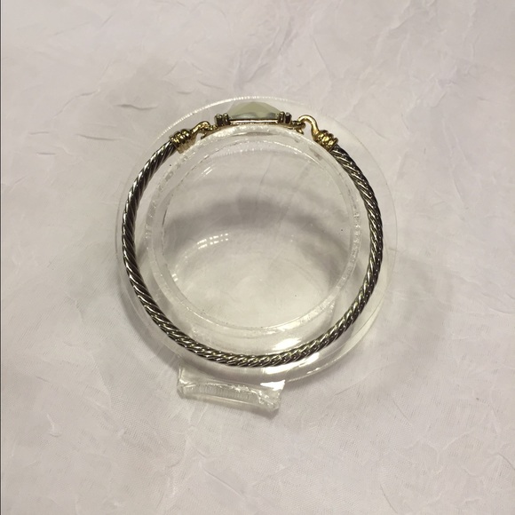 🚫SOLD🚫 white stone bangle - Picture 4 of 4