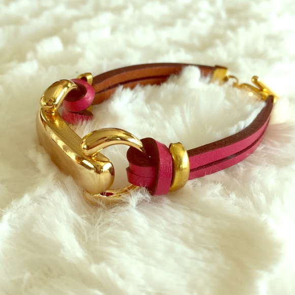 Jewelry - 💕Just In, Pink Bracelet💕