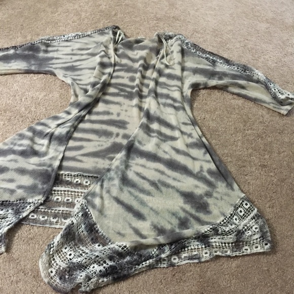 Gimmicks By BKE Cardigan