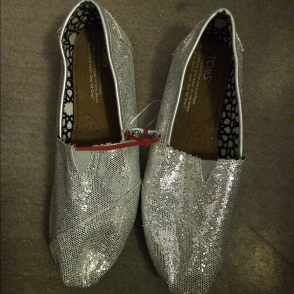Brand new toms