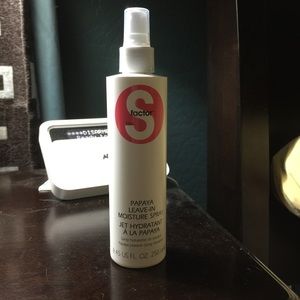 S factor leave-in moisture spray