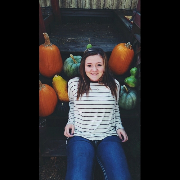 Meet your Posher, Chloe