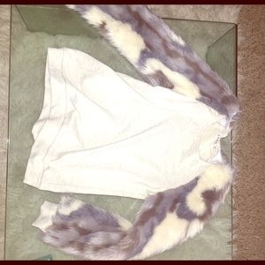 FUR SLEEVE SWEATSHIRT