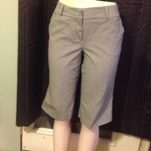 New York & Company Stretch Capri Pants