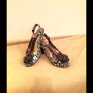 ‼️JUST REDUCED‼️Stylish sling back shoes