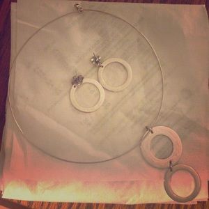 Circle necklace and earring set