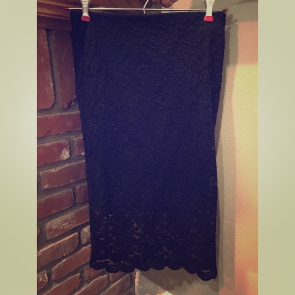 Forever 21  |  Laced pencil skirt