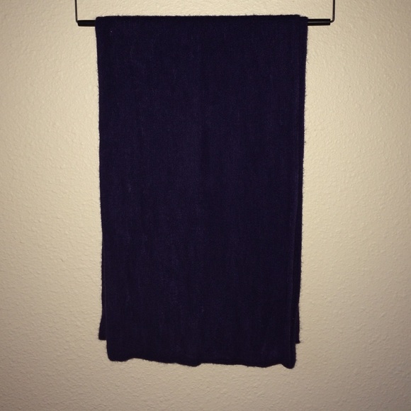 🎉 NWOT Navy Infinity Scarf