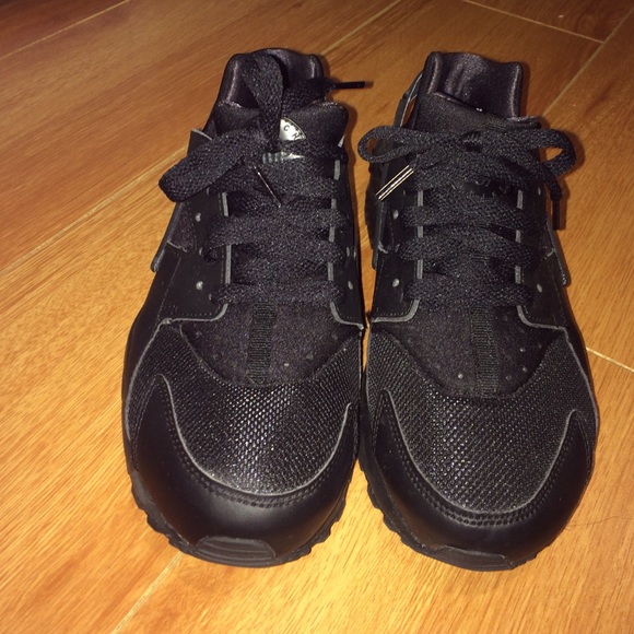 Triple Black Nike Huarache