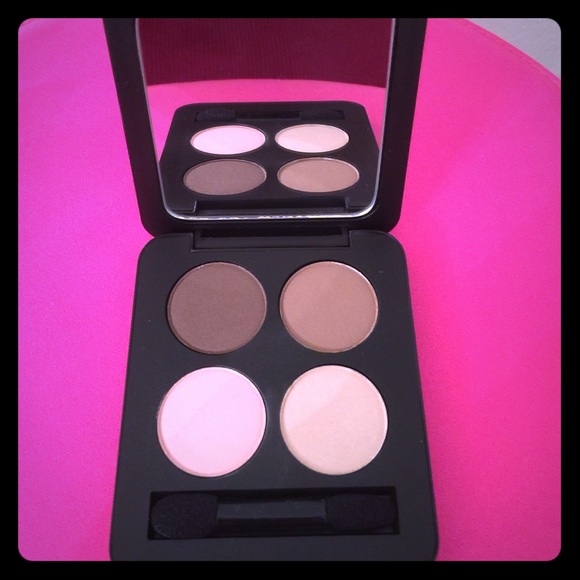 🆕 Young Blood Eyeshadow Quad "Shanghai Nights"!