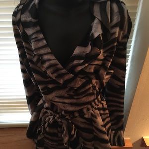 ***SOLD***Long sleeve top says 2x but fits like 1x