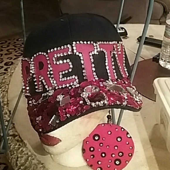 Hat earrings